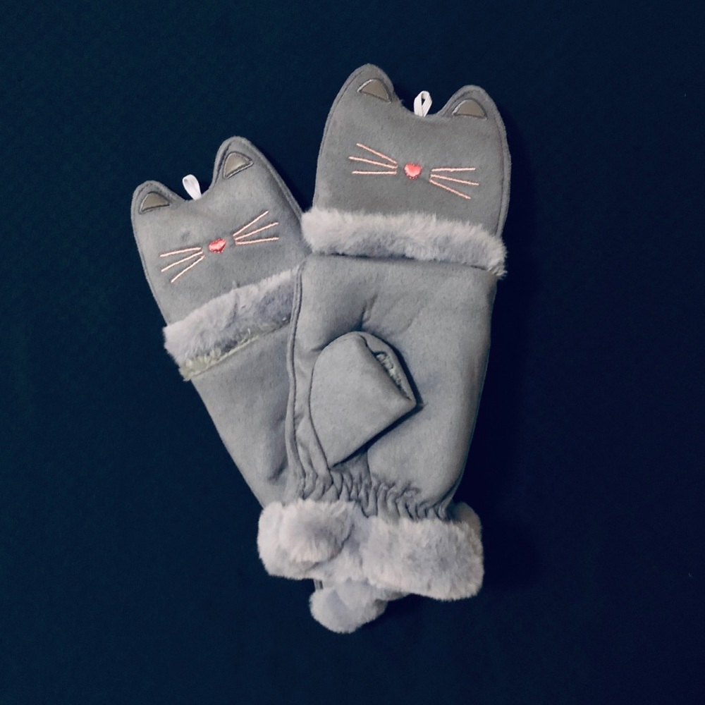 Kitty Button Gloves - Picture 7 of 8